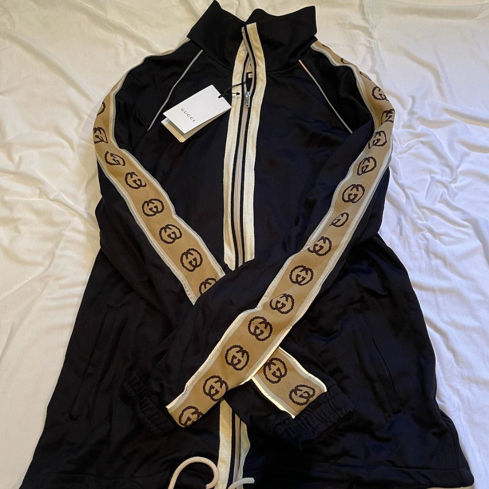 Never been worn gucci set
